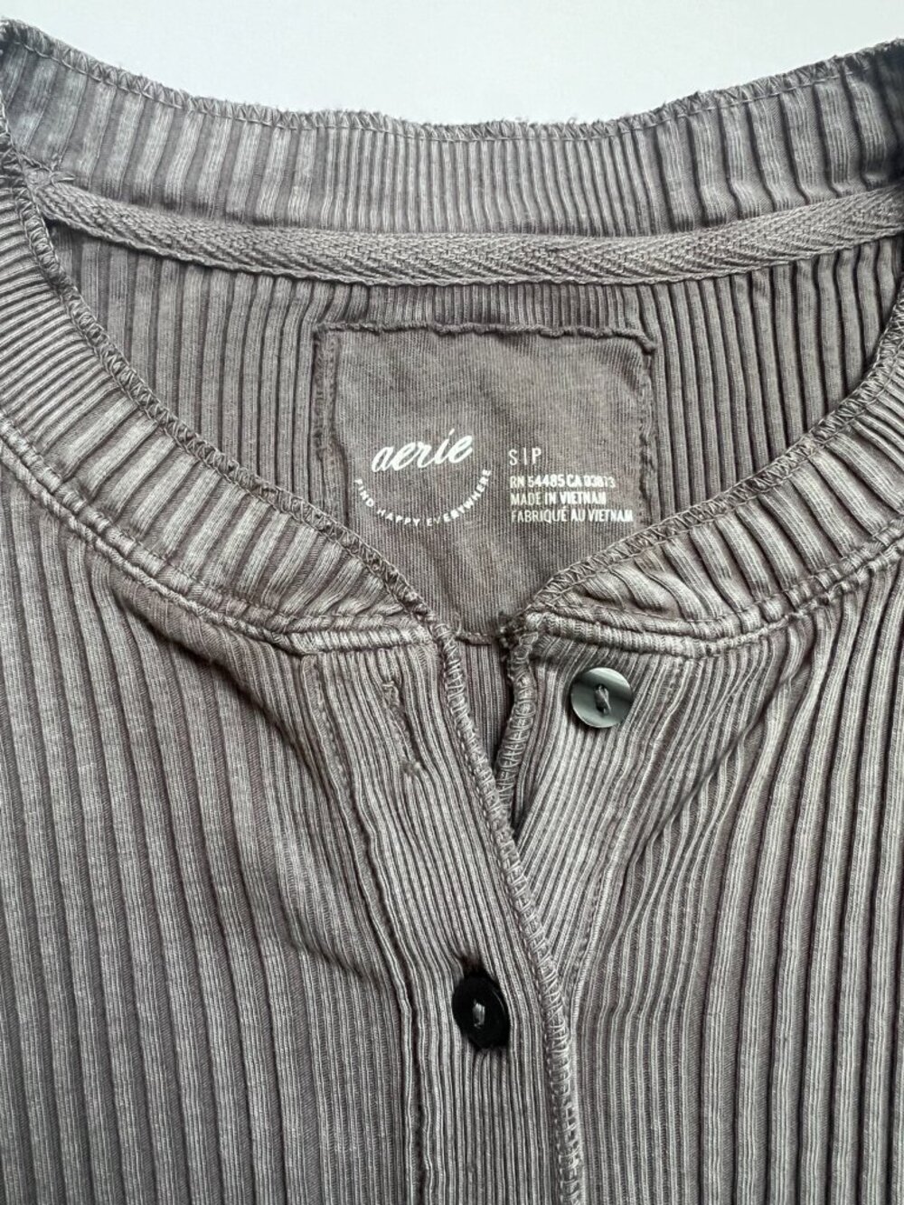 Aerie Y2K Washed Gray Ribbed Henley Long Sleeve Fitted Top - Picture 4 of 4